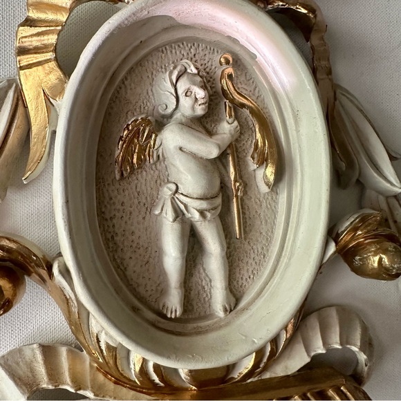 Vintage Baroque Style Regal Wall Plaque in Molded Plastic Made in Italy - Picture 3 of 14